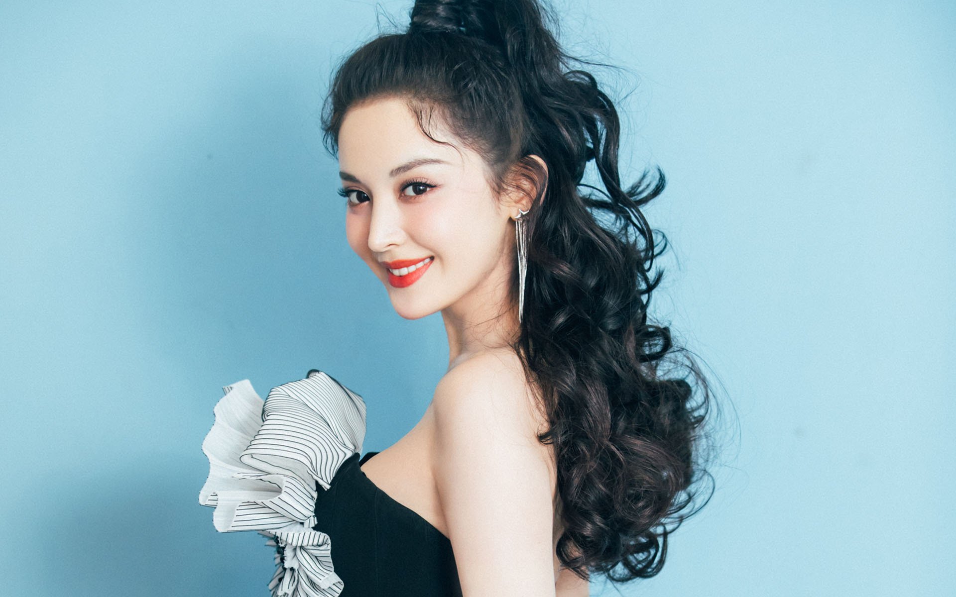 开发瑜伽智能穿戴设备，提升练习体验，瑜伽设备有哪些怎么用